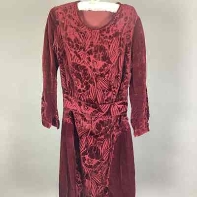 Women’s Burgundy Velvet Dress