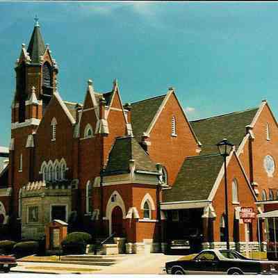 First Bapist Church West Broadway Central States Fiber Corp. Broadway Bonded Oil Cop. E. Broadway