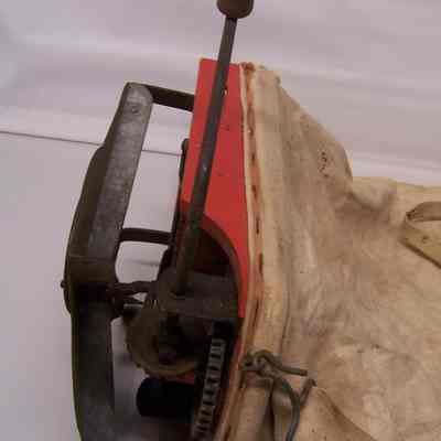 Seed Spreader, View 4