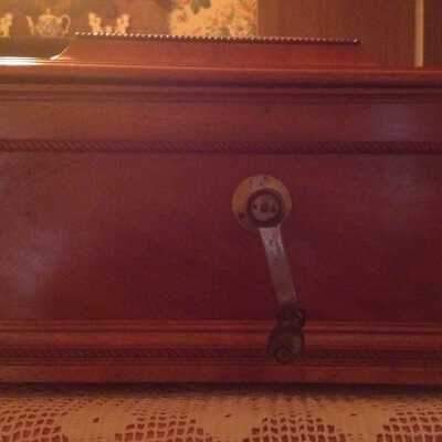 Music box side view