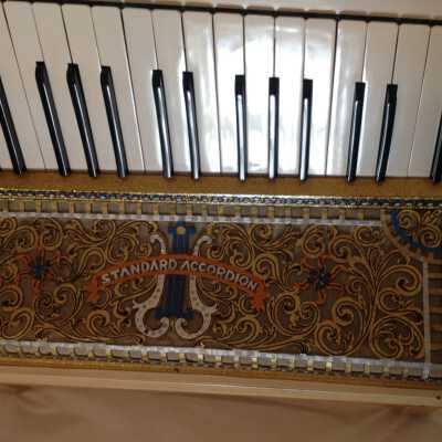 Accordion - Detail 1