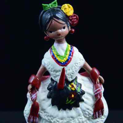 "Woman with Vera Cruz costume"