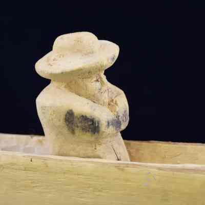 Figurine