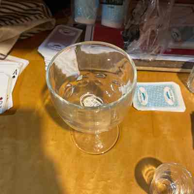 Glass w/ circle pattern