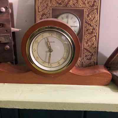 Frestville Clock