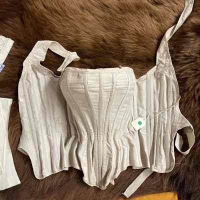 White/grayish corset