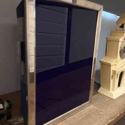 Black Screen &Silver Frame