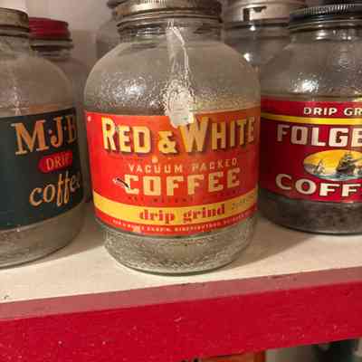 Red & White Drip Coffee