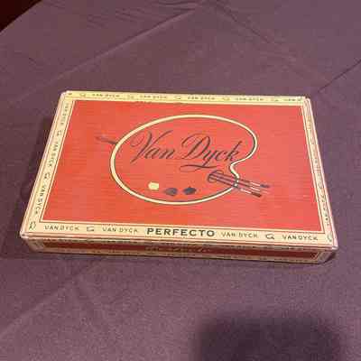 Van Dyck Cigar Box