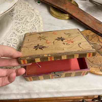Floral patterned box