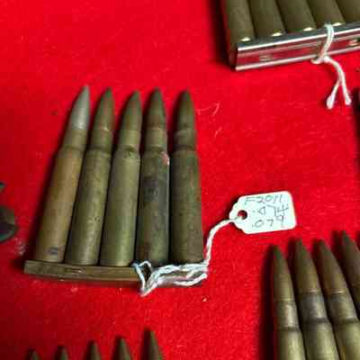 Stripper Clip + 5 Bullets