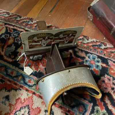 Viewfinder intricate metal frame