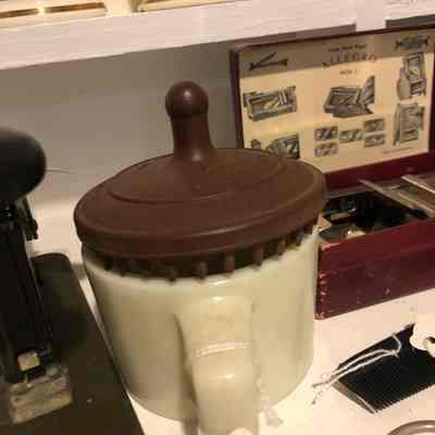 Massage Brush & Container