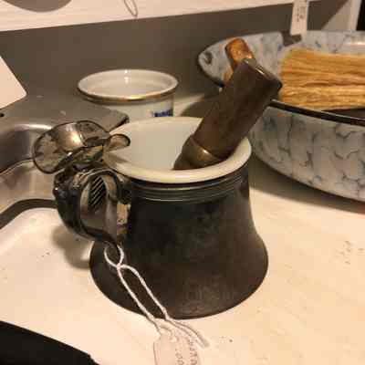 Mug with Brush