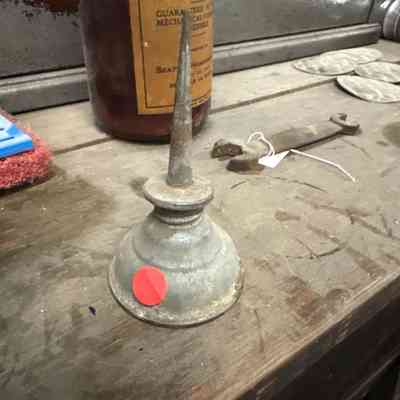Thumb Pump Oil Can