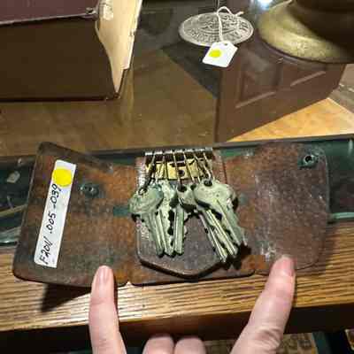 Key holder wallet