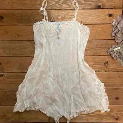 White lace dress