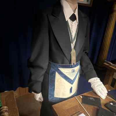 Masonic formal wear