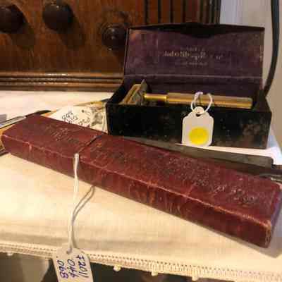Red Razor Case