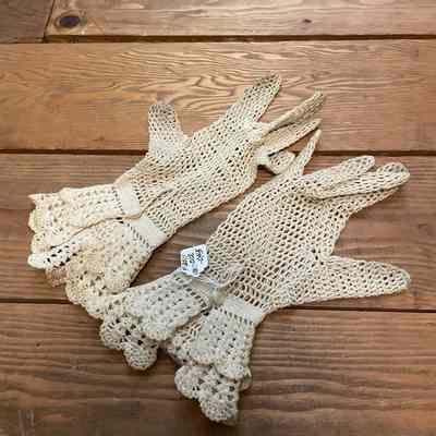 Crochet gloves