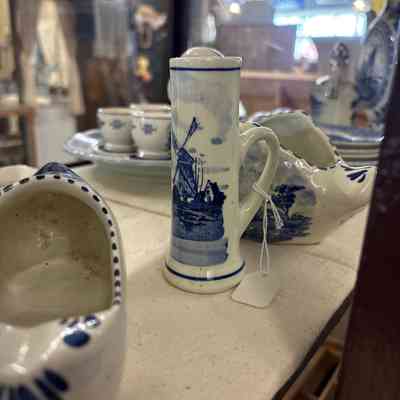 Bud Vase Delfware