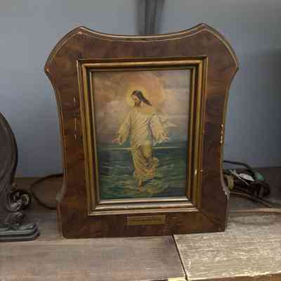 Jesus Motion Lamp