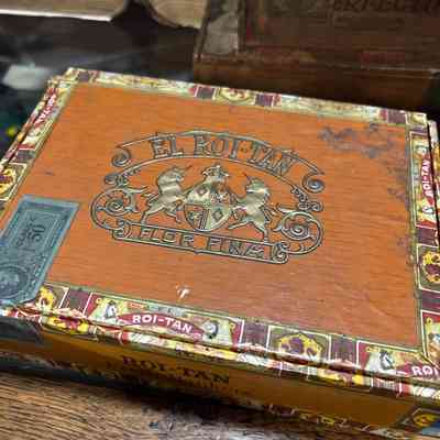 Roi-Tan Cigar Box