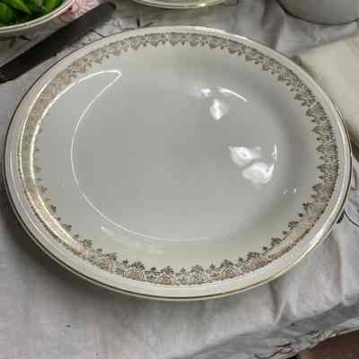 Gold & white flat plate