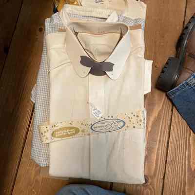White dress shirt gray collar