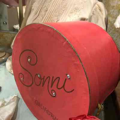 Sonni California Pink Box