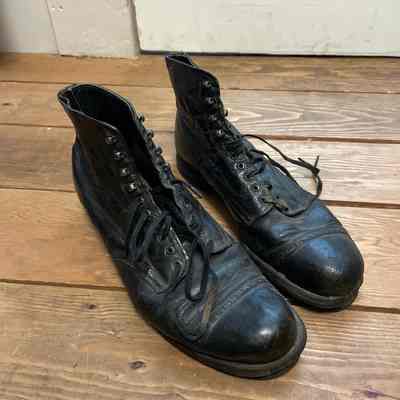 Short black boots