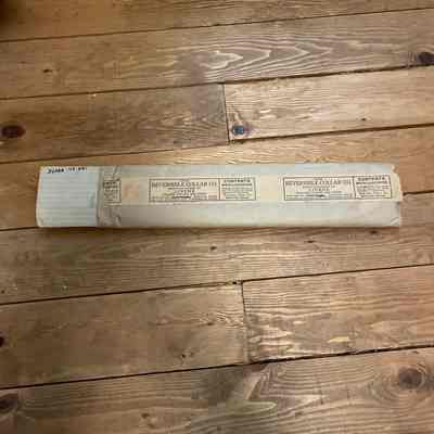 Linen collar box