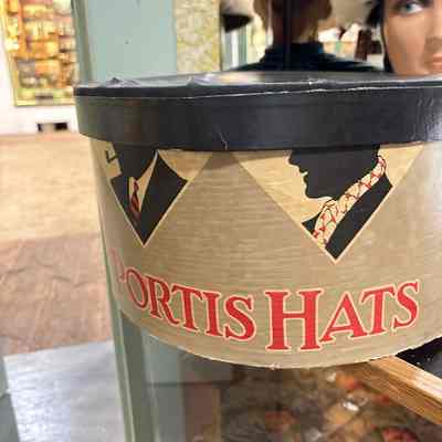 Portis Hat Box