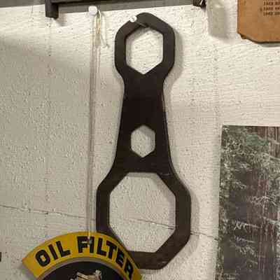 Hubcap Wrench