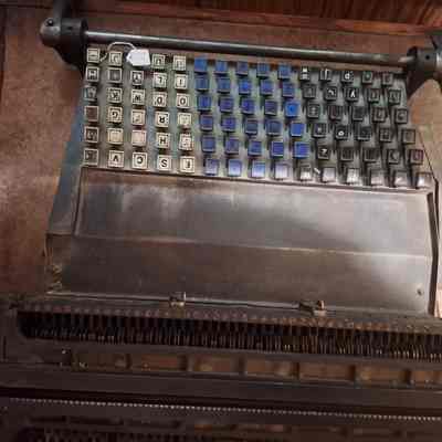 Antique Victor Typewriter