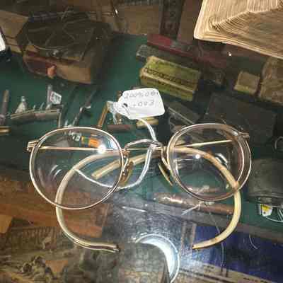 Trifocal glasses