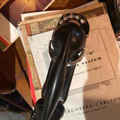 Wall telephone