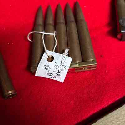 Stripper Clip + 5 Bullets