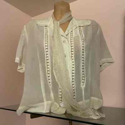 White short sleeve blouse