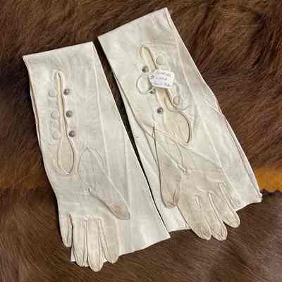 White button gloves
