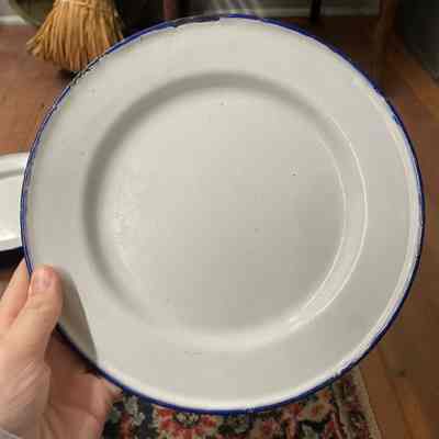 Porcelain plate w/ blue lining