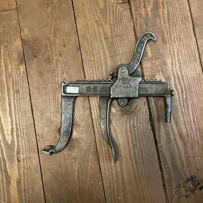 Shoe stretcher