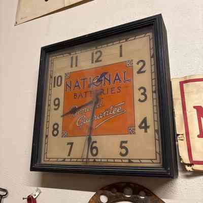 Square National Clock