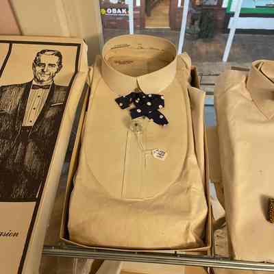Dress shirt w/ collar