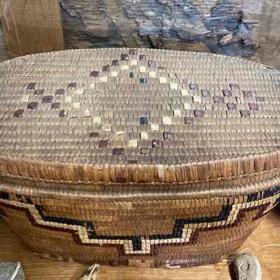 Basket w/Lid