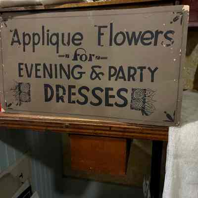 " Applique Flowers" SIgn