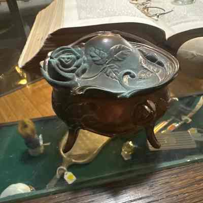 Bronze rose jewelry box