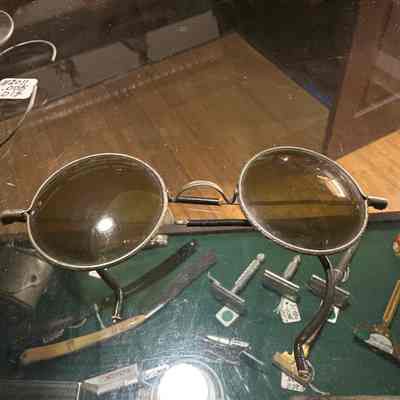 Round sunglasses