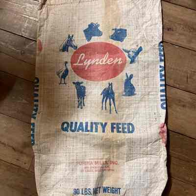 Lynden Feed Bag