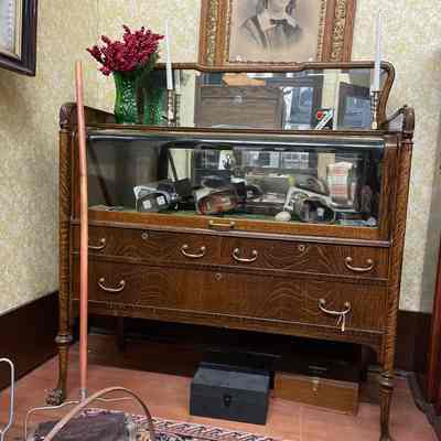 Wood hutch